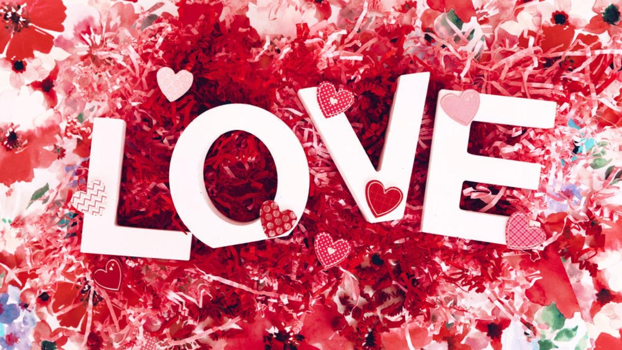 quotes on love in hindi