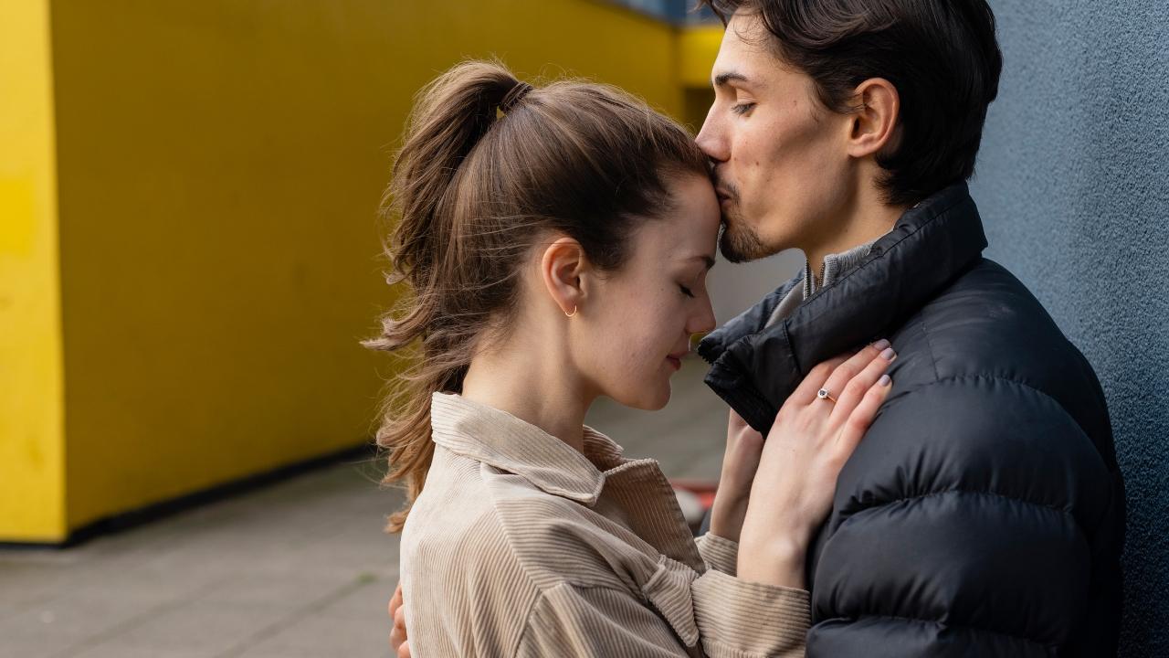 Hug and Kiss Poetry in English