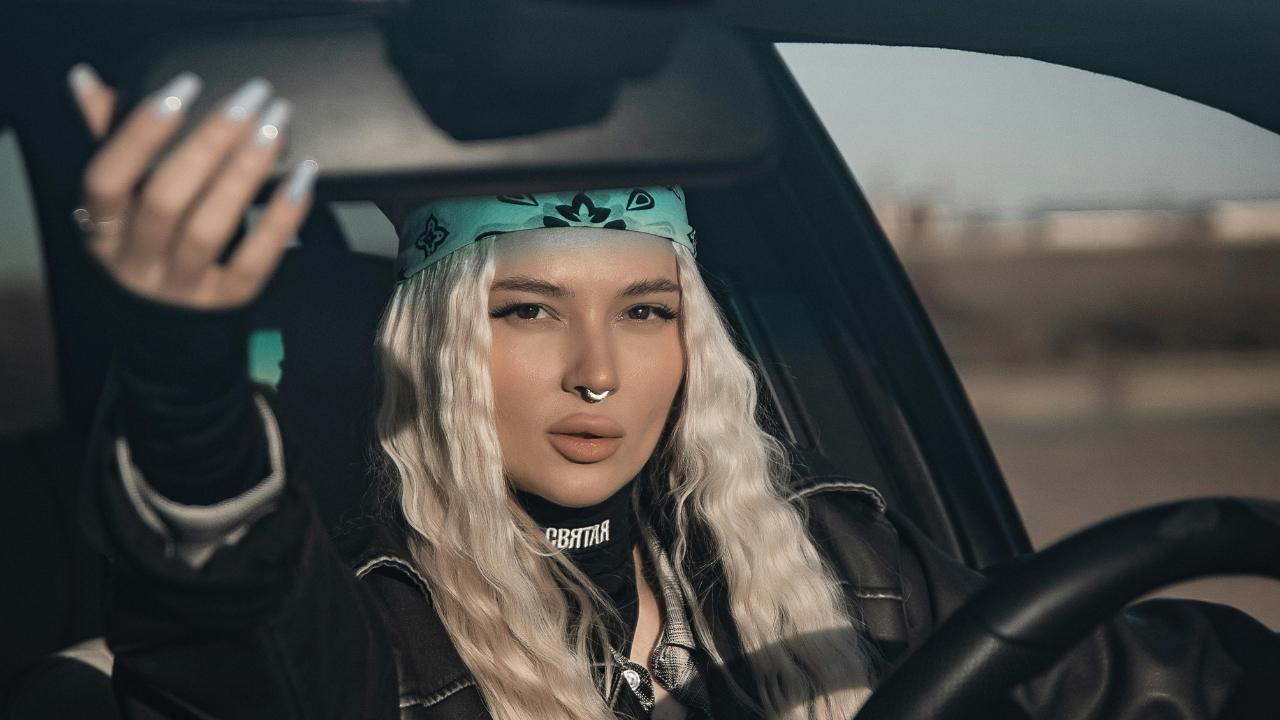 Poetry for high status people